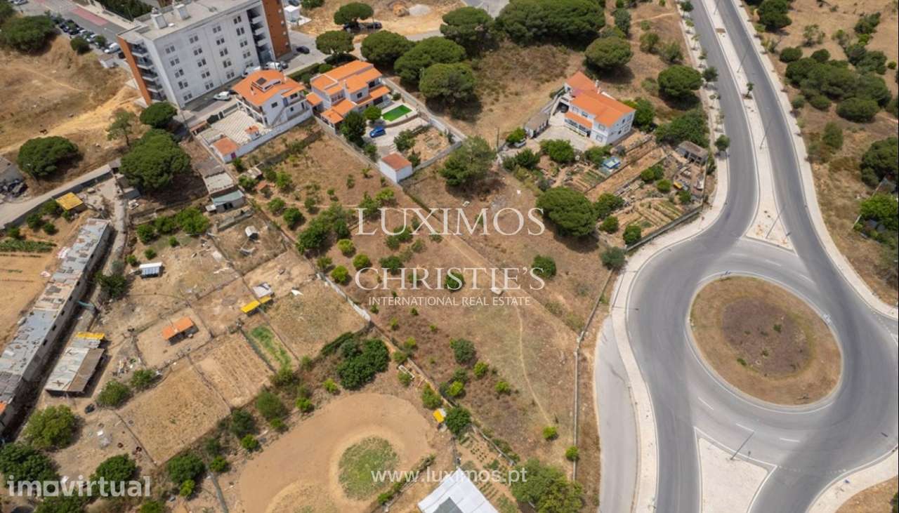 Terreno misto para venda em Quarteira, Algarve - Grande imagem: 2/17
