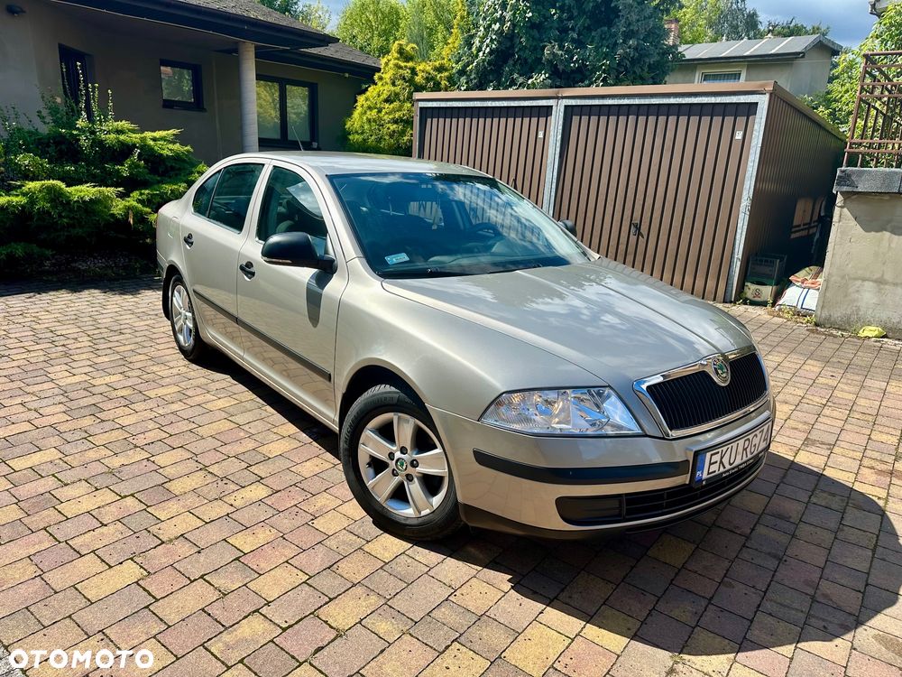 Skoda Octavia 1.6 Family Plus - 11