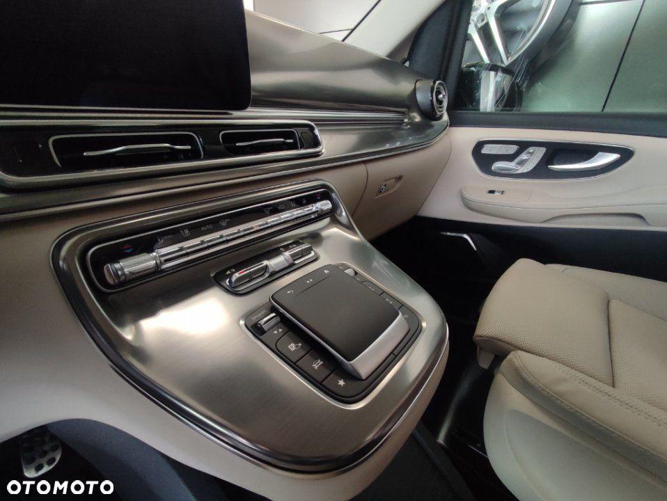 Mercedes-Benz Klasa V - 6