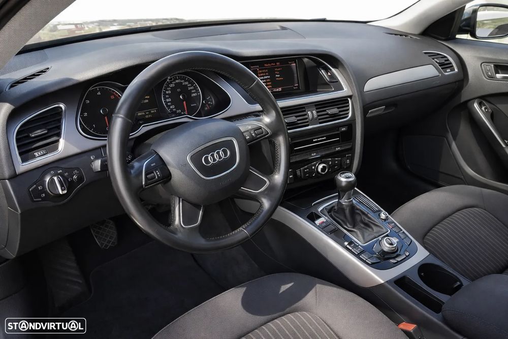 Audi A4 Avant 2.0 TDI Advance - 7