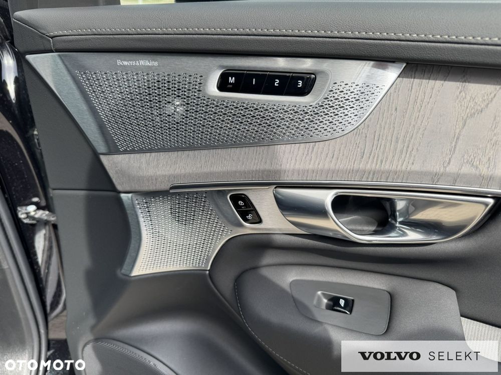 Volvo XC 90 T8 AWD Plug-In Hybrid Ultra Dark 7os - 27