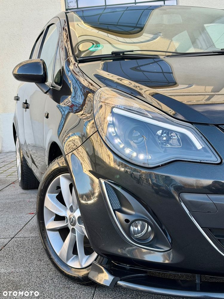 Opel Corsa 1.2 16V Cosmo - 22