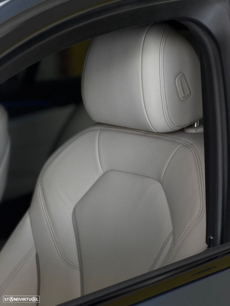 BMW 530 e Pack 50 anos M - 12