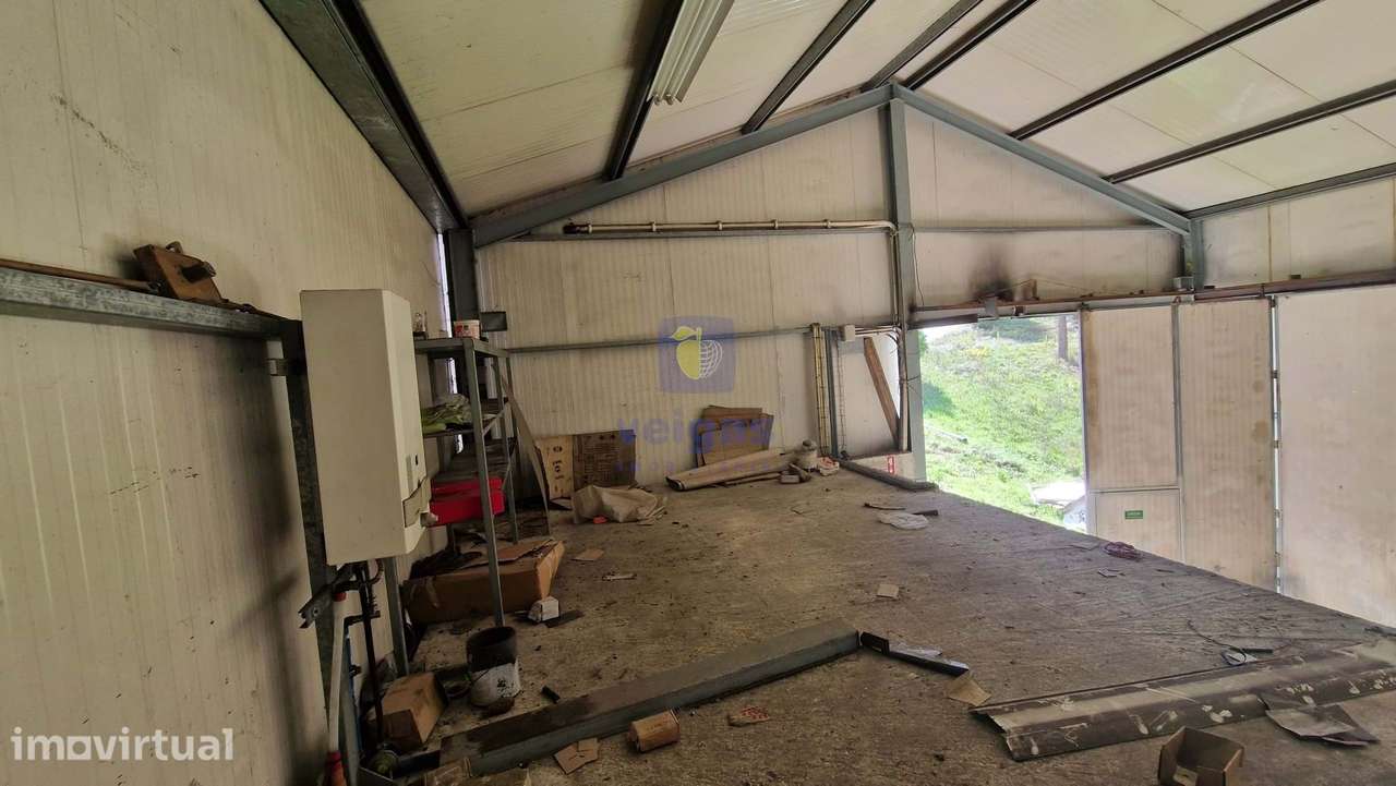 Armazém sito em Arrabal a cerca de 12 kms de Leiria e 15 kms de Fátima - Grande imagem: 3/20