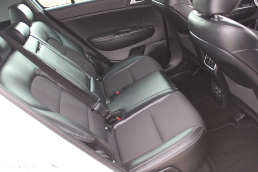 Kia Sportage 1.6 GDI 2WD ISG Dream-Team Edition - 22