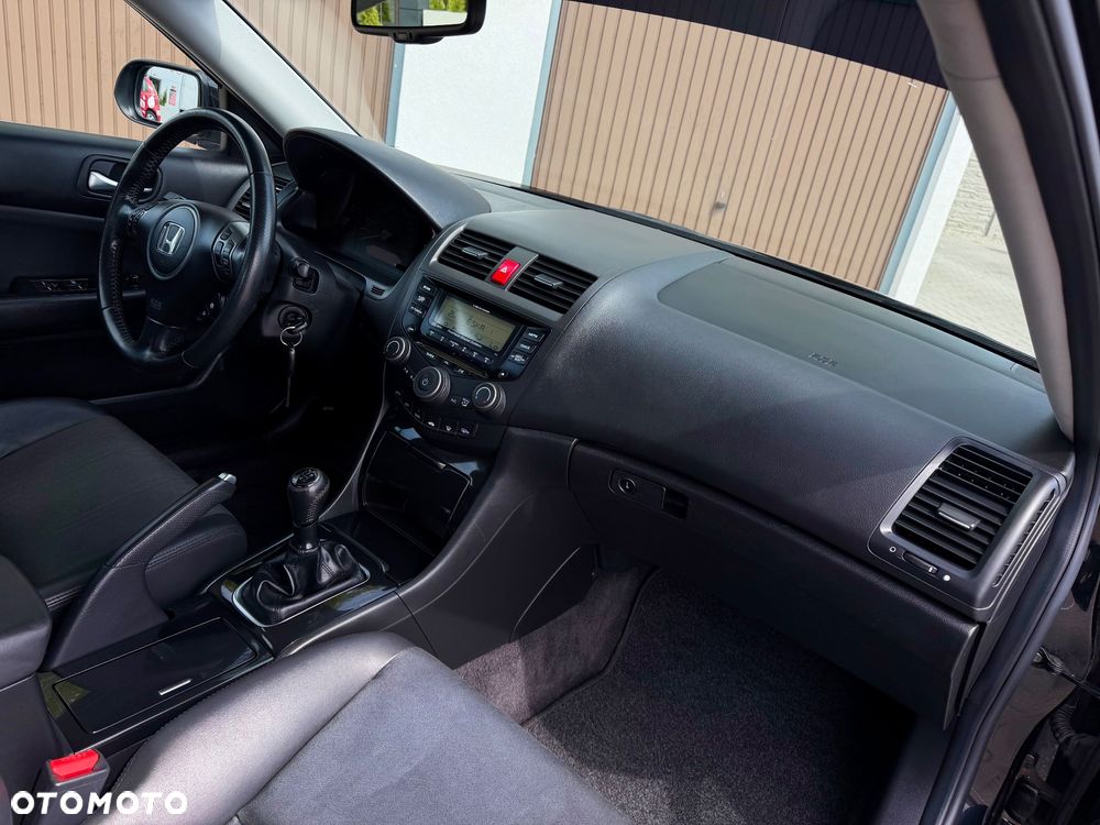Honda Accord 2.0 Sport - 28