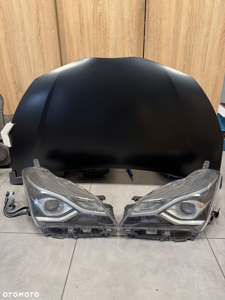 Toyota Yaris III maska przód  nowa