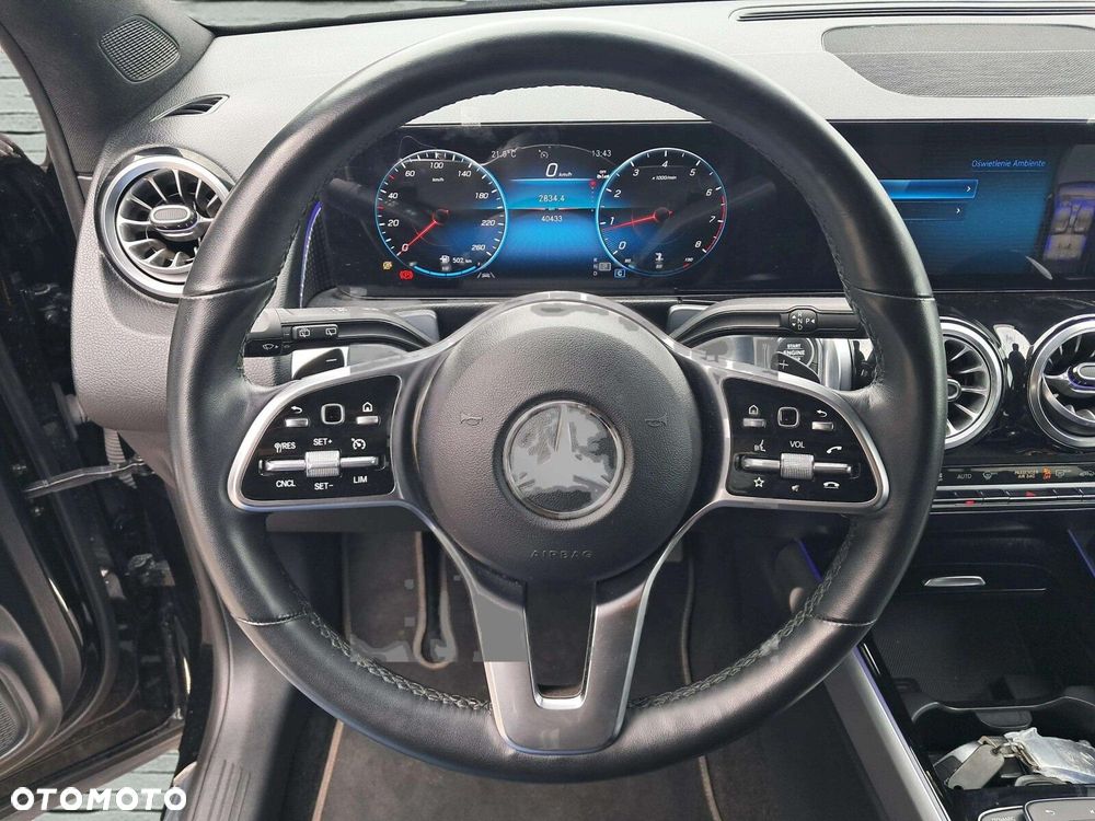 Mercedes-Benz GLB 200 Progressive 7G-DCT - 11