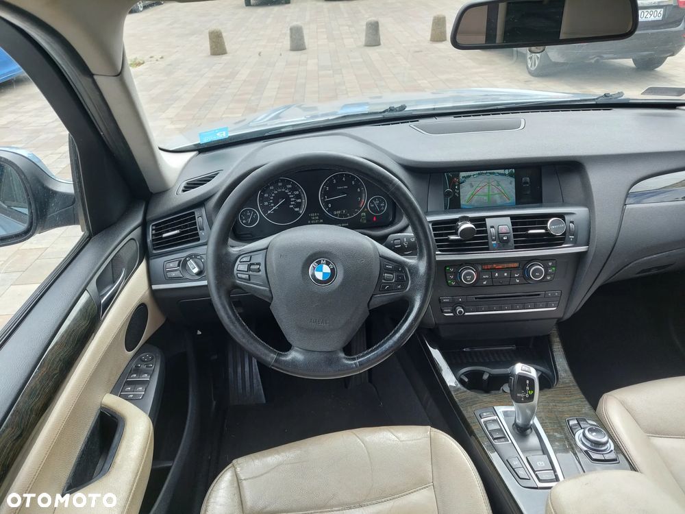 BMW X3 xDrive20i Advantage - 10