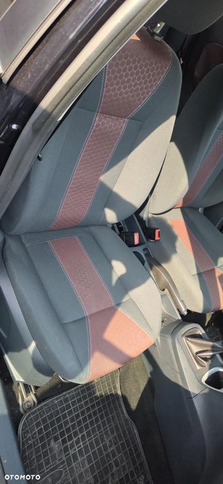 FORD FIESTA MK7 fotel kanapa tył - 9