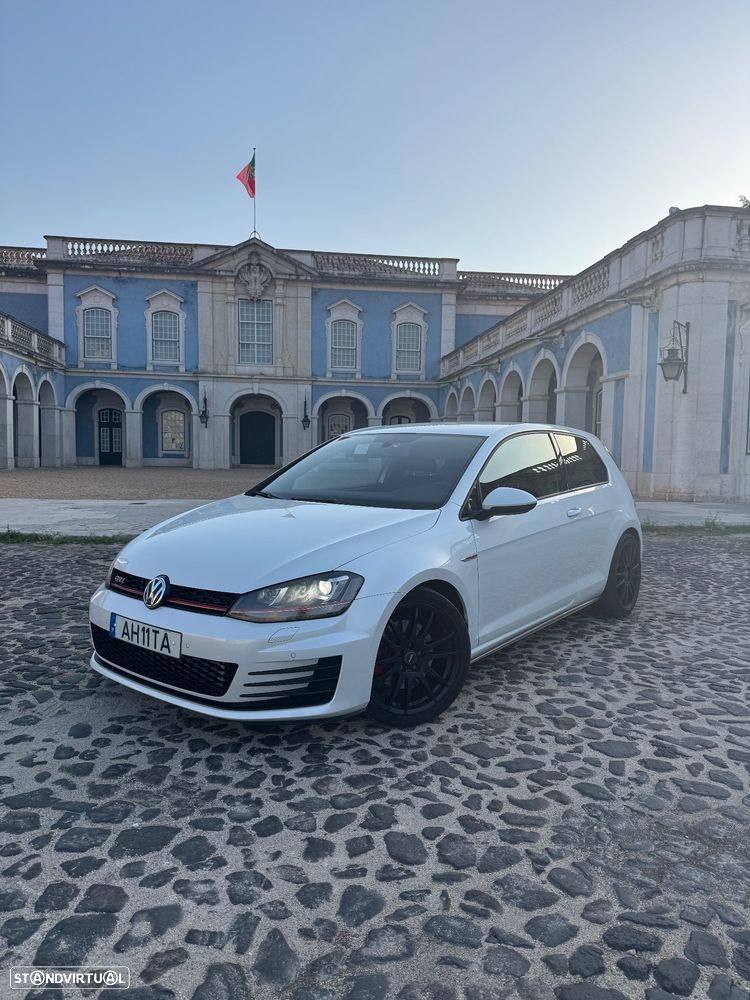 VW Golf GTI BlueMotion - 1