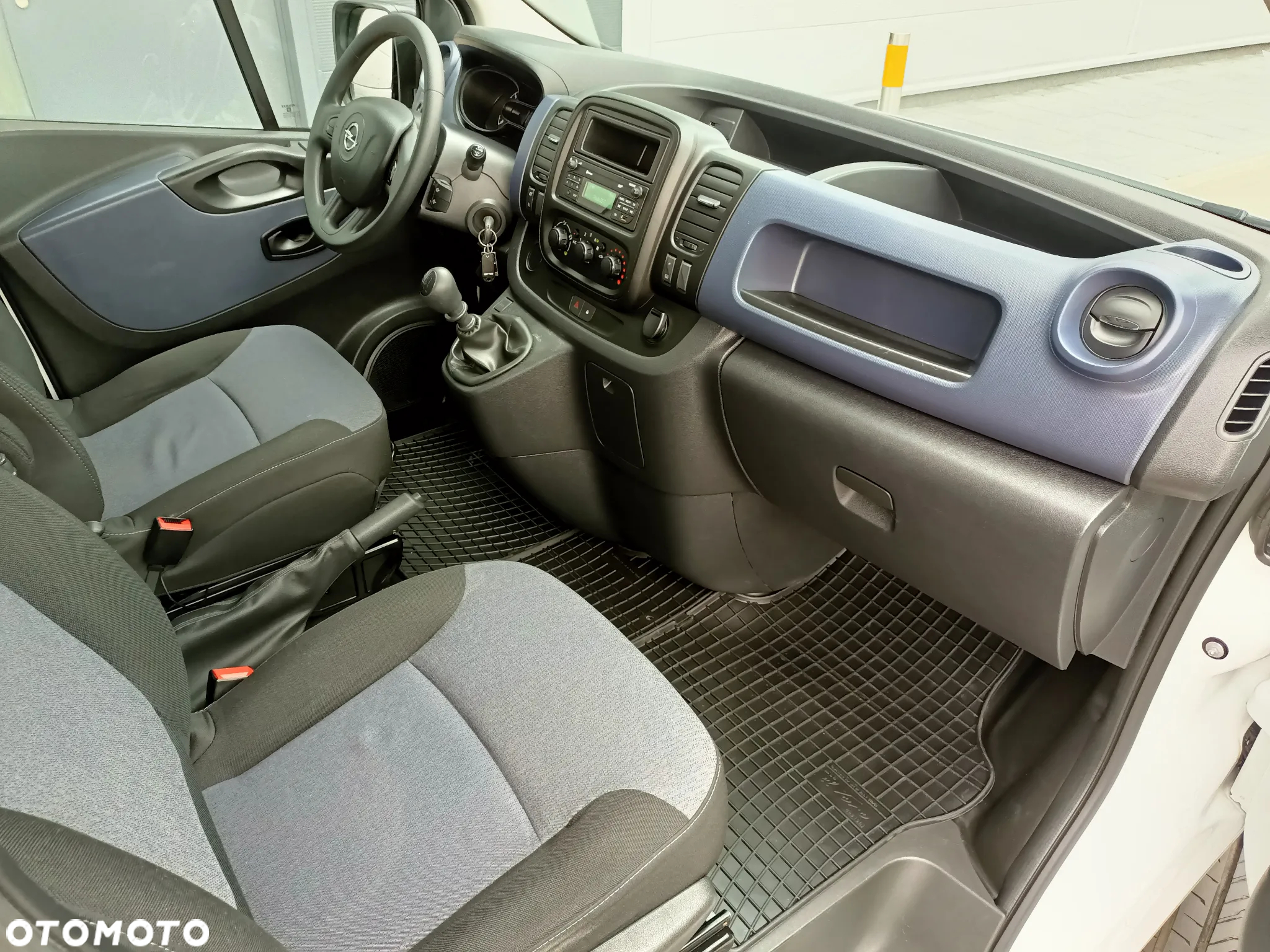 Opel VIVARO 5-cio OSOBOWY LONG - 30