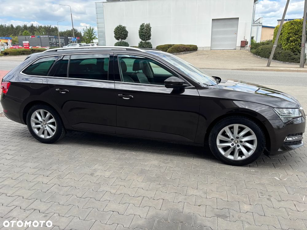 Skoda Superb 2.0 TDI DSG Premium Edition - 6