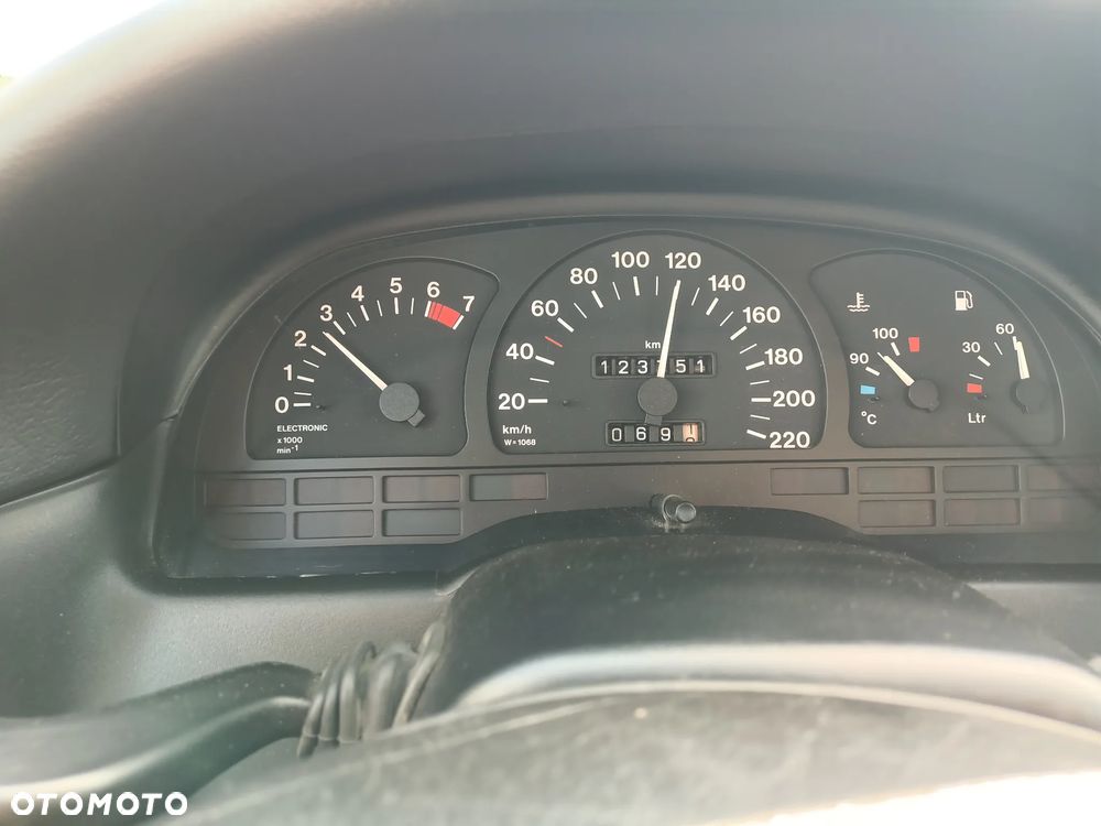 Opel Vectra 2.0 CDX - 37