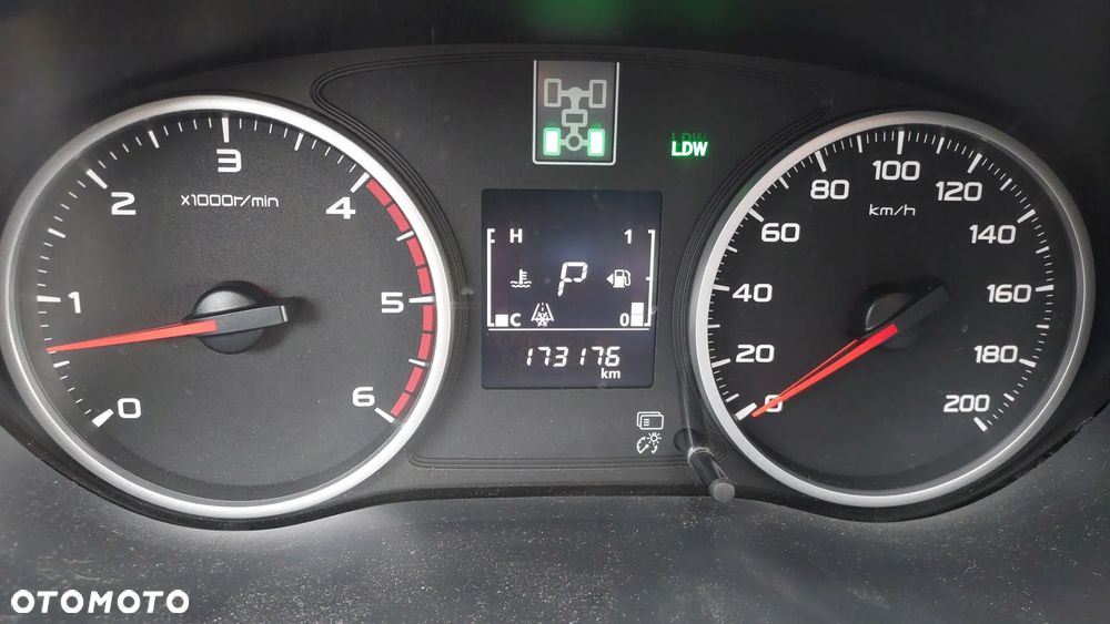 Mitsubishi L200 2.4 d DC Instyle Premiere Edition - 10