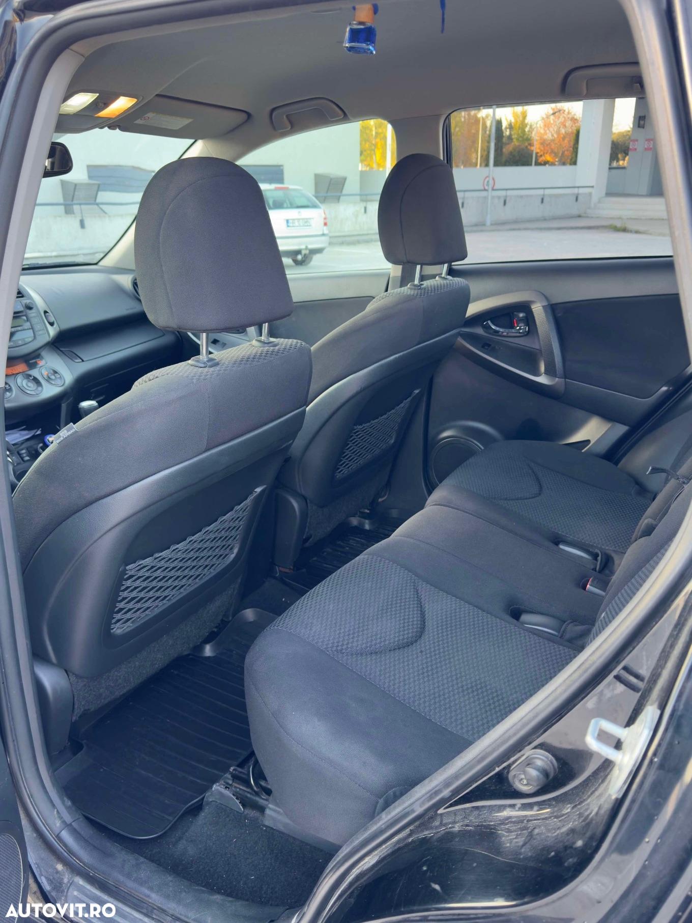 Toyota RAV4 2.2 D-4D AWD Comfort - 8