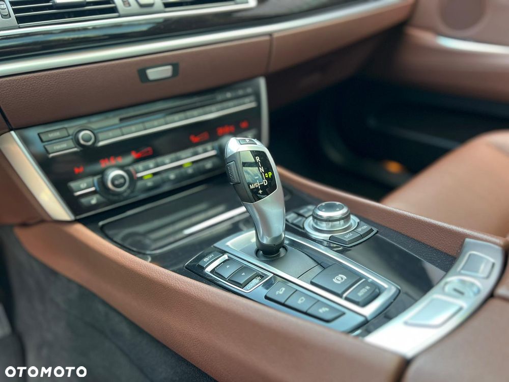 BMW 5GT 535i xDrive - 14