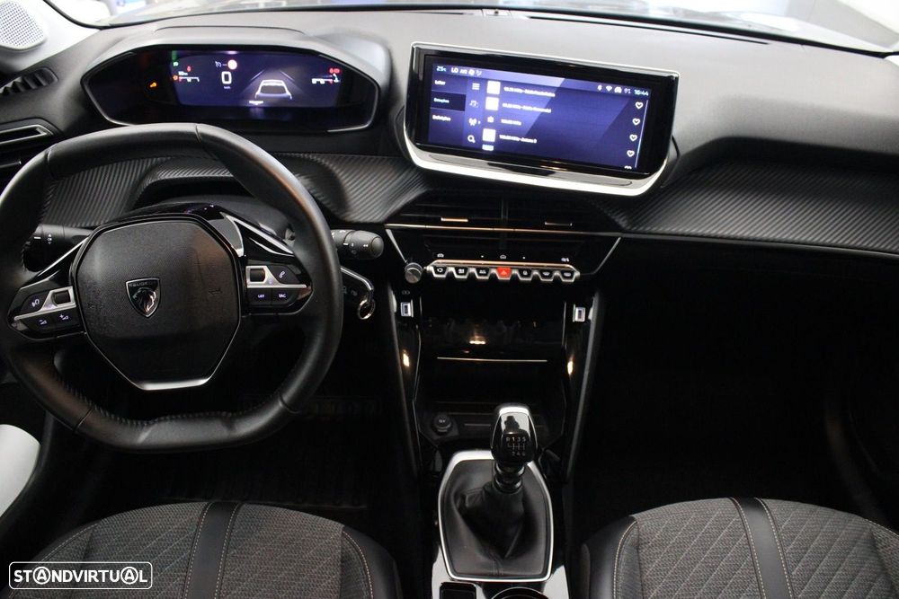 Peugeot 208 1.2 PureTech Allure — fotografia 8