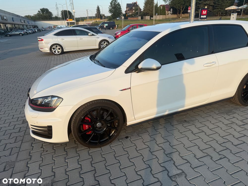 Volkswagen Golf GTI Performance BlueMotion Technology DSG - 29
