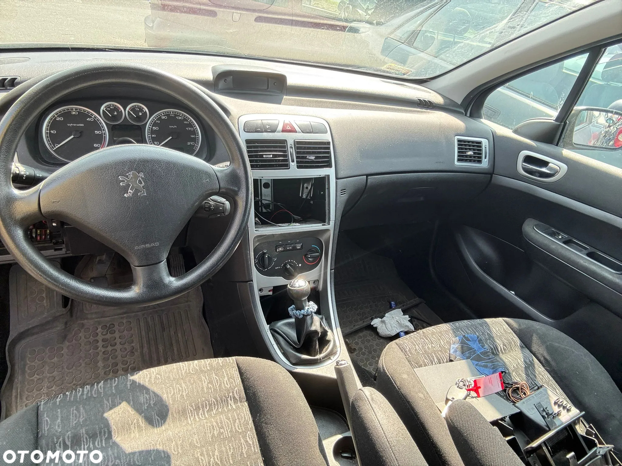 Peugeot 307 2004 poj. 2.0 diesel 90 KM - 8