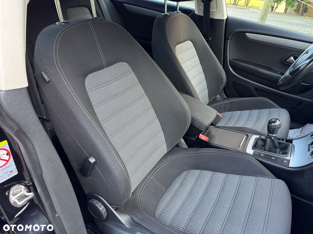 Volkswagen Passat CC - 22
