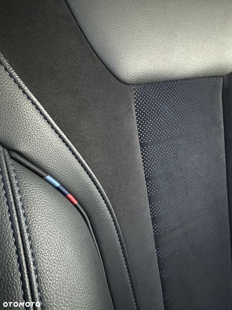 BMW Seria 3 330e M Sport - 25