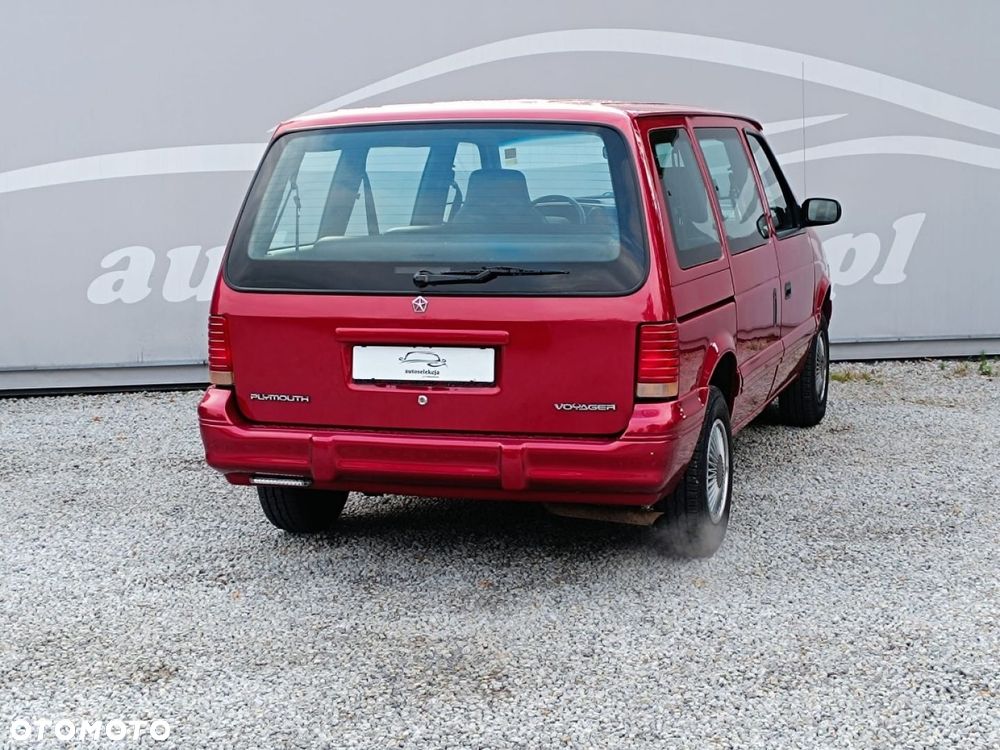Plymouth Voyager - 20