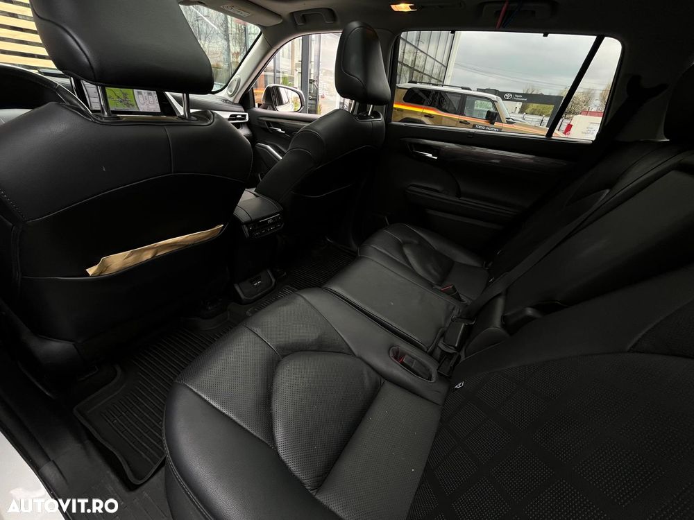 Toyota Highlander 2.5 L Dynamic Force 248CP Luxury Pearly - 28