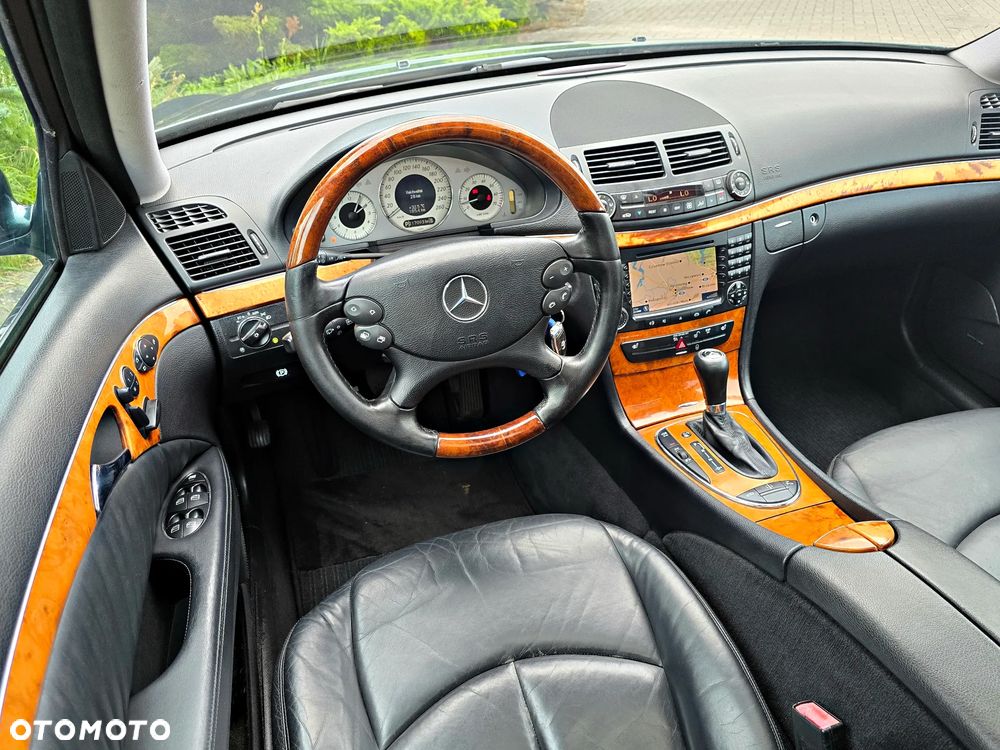 Mercedes-Benz Klasa E 500 4Matic Automatik Avantgarde - 24