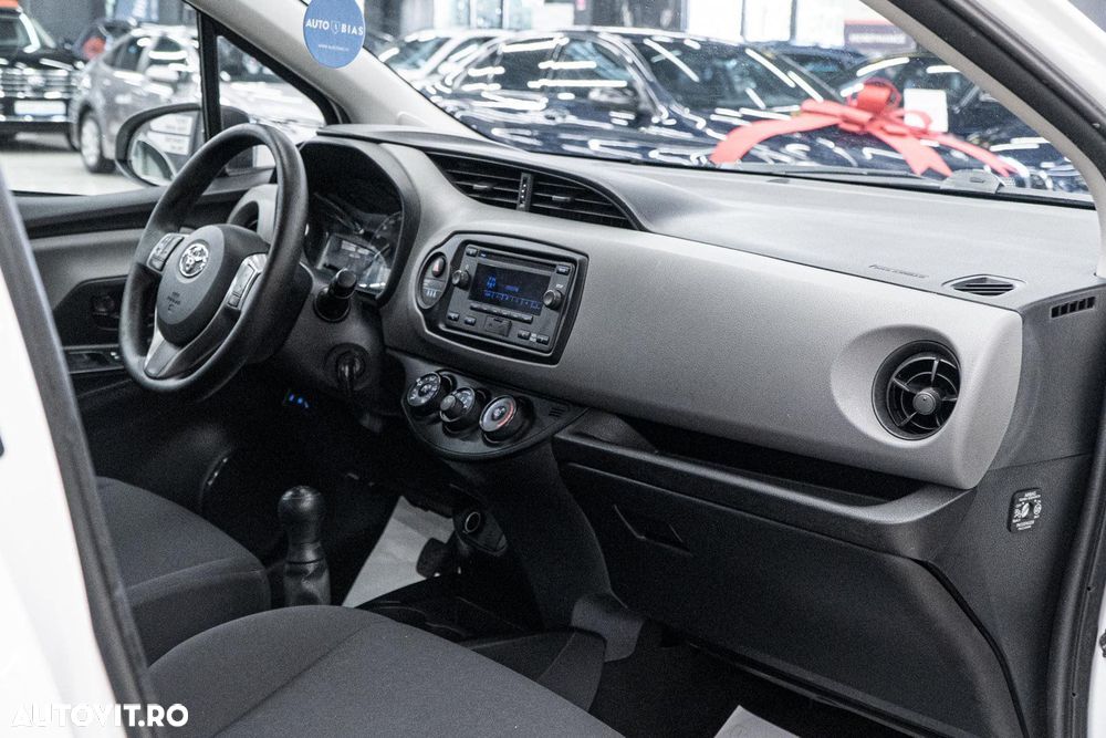 Toyota Yaris 1.0 L Eco - 34
