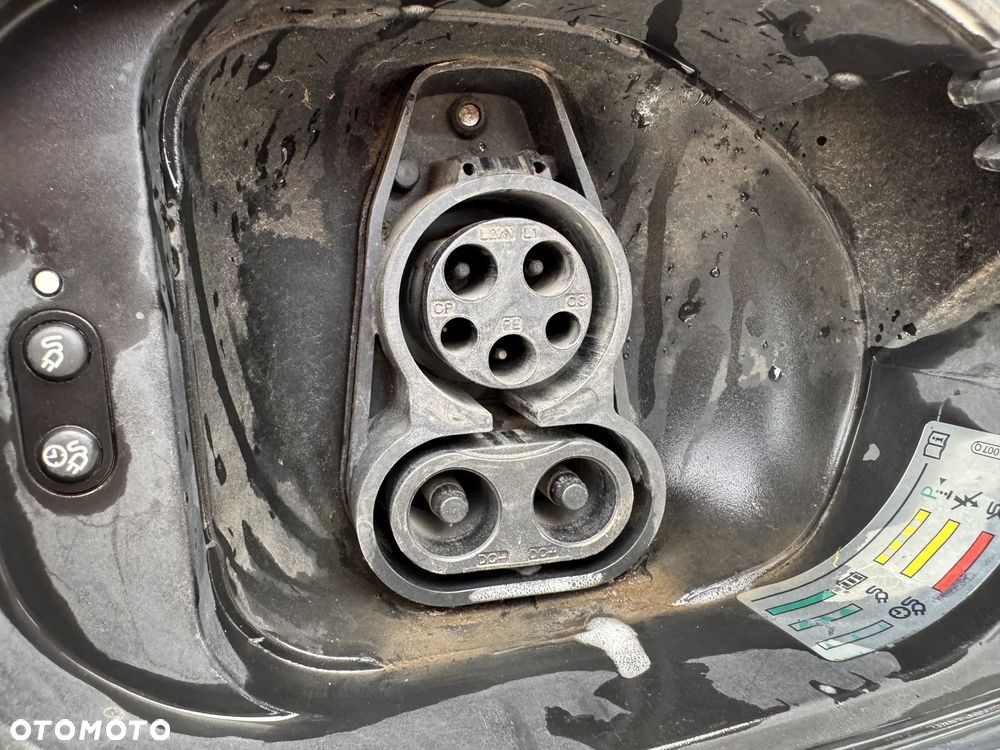 Volkswagen Golf e-Golf - 21
