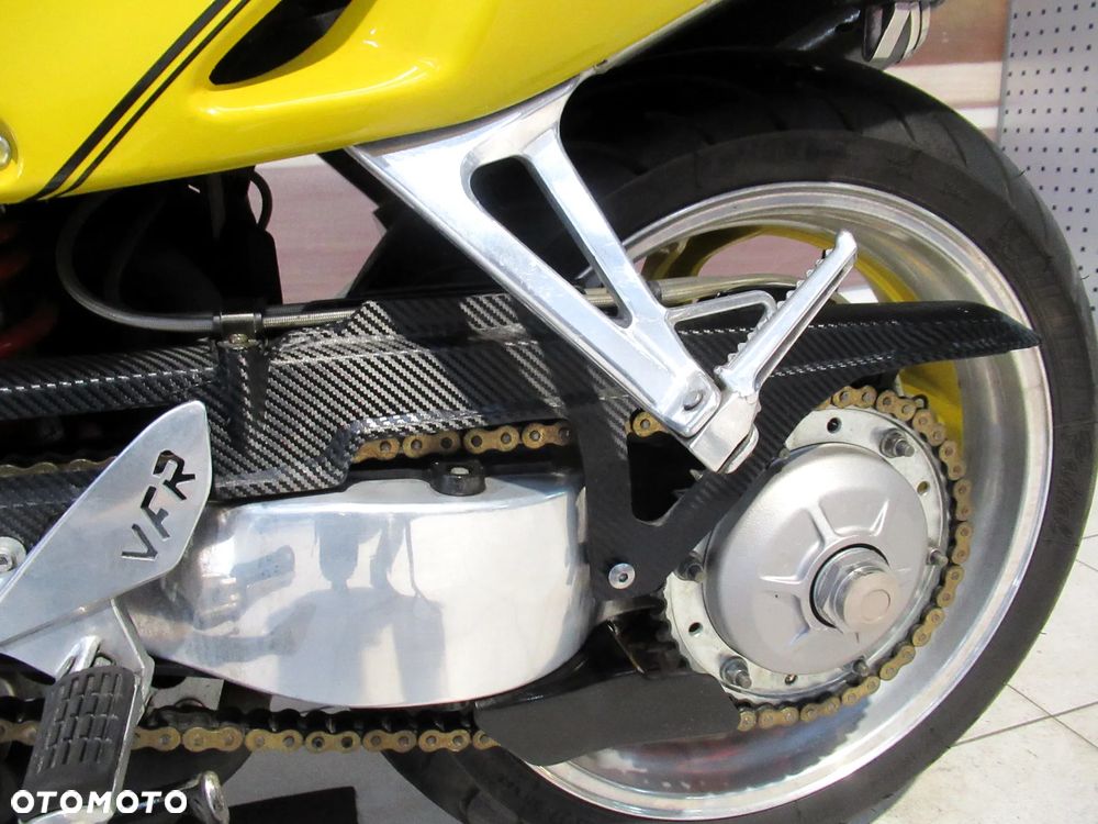 Honda VFR - 21