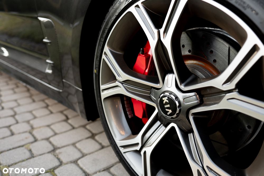 Kia Stinger 3.3 T-GDI V6 GT AWD - 35
