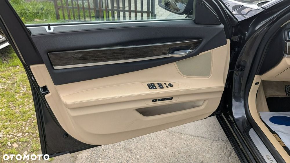 BMW Seria 7 - 39