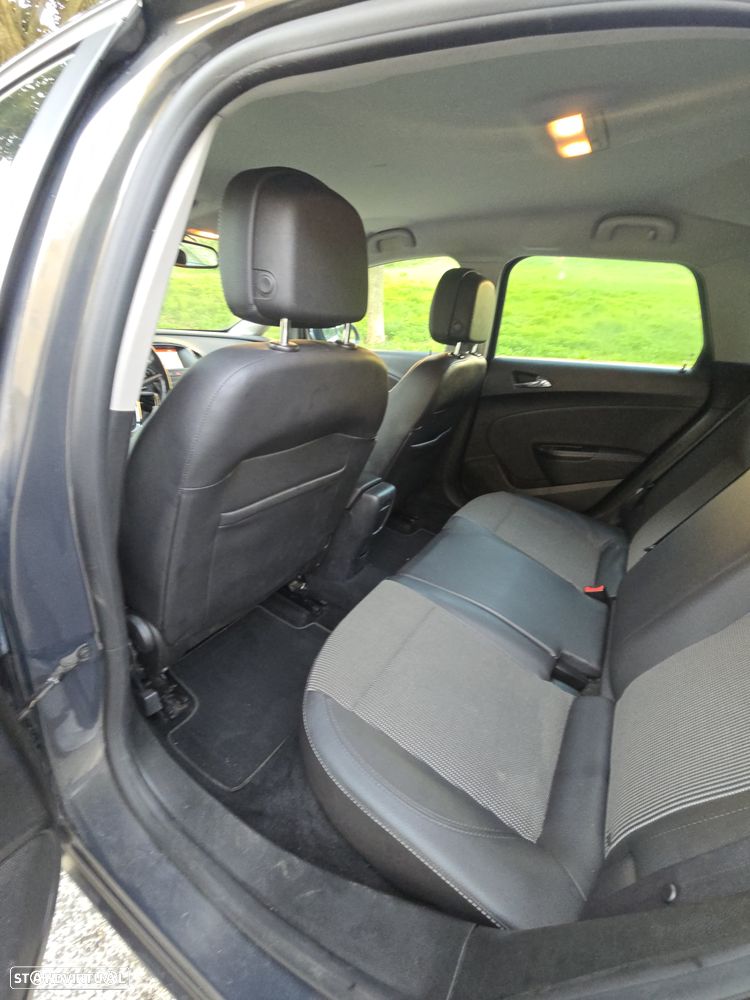 Opel Astra Sports Tourer 1.6 CDTi Cosmo S/S - 24