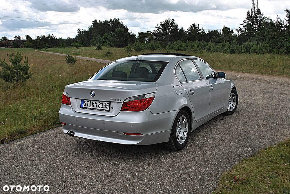 BMW Seria 5 520i - 6