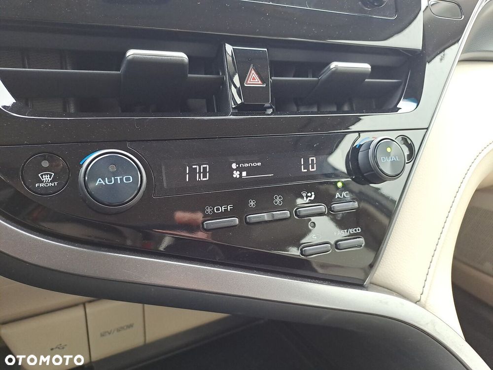 Toyota Camry 2.5 Hybrid Comfort CVT - 20