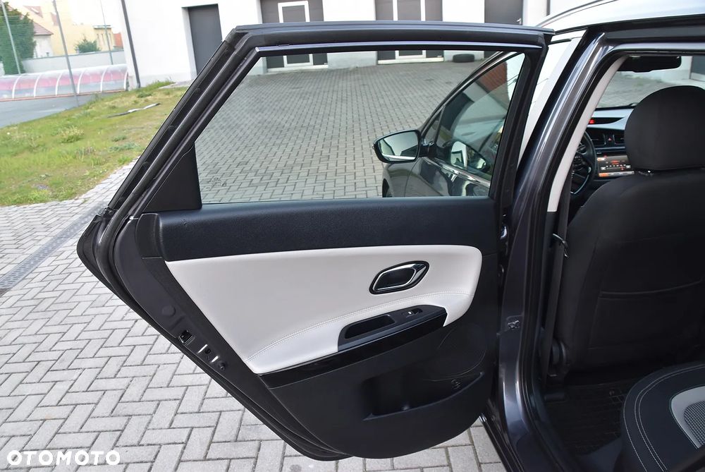 Kia Ceed 1.6 GDI DCT Platinum Edition - 18