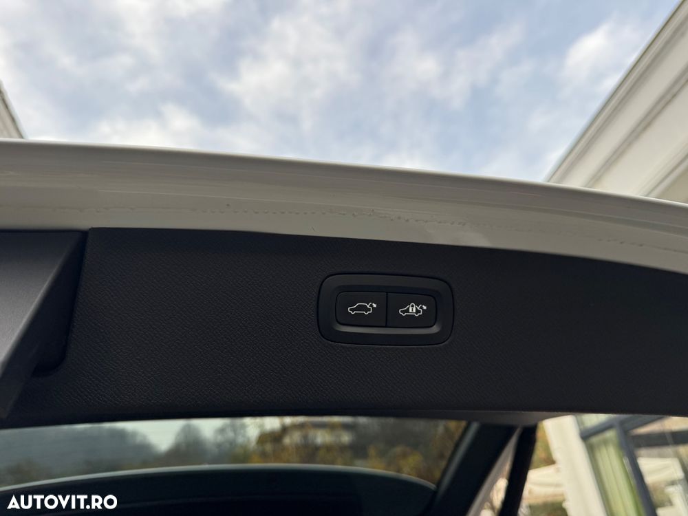 Volvo XC 90 Recharge T8 eAWD Inscription - 12