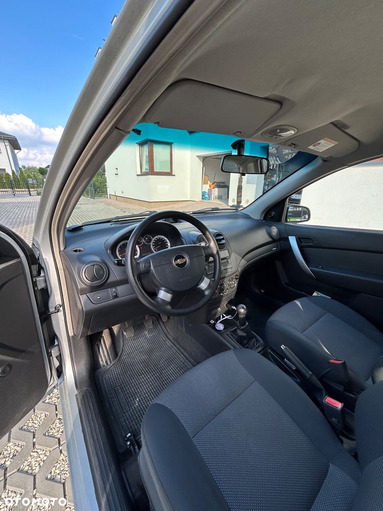 Chevrolet Aveo 1.2 16V Base / Classic - 8