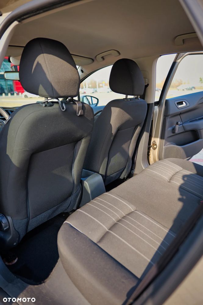 Citroën C4 1.6 HDi Attraction - 10
