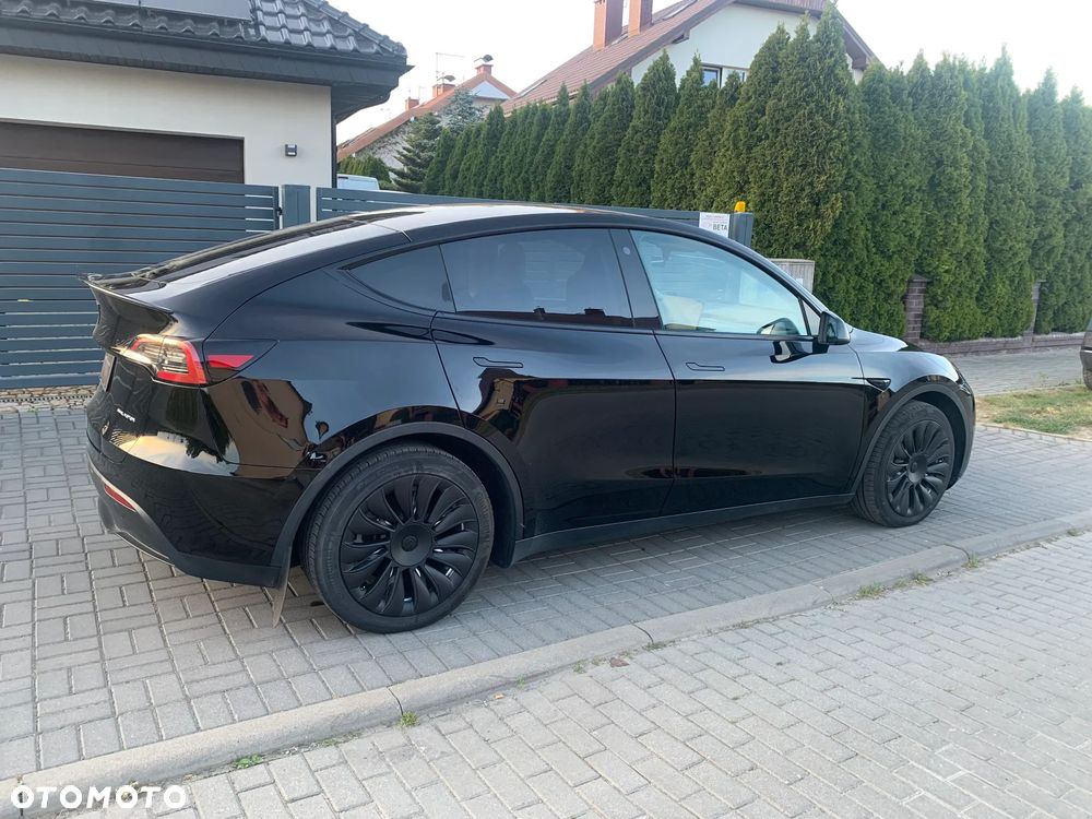 Tesla Model Y Long Range Dual Motor AWD - 7