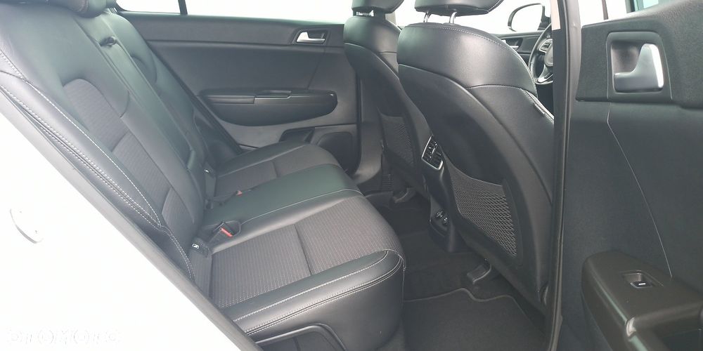 Kia Sportage 1.7 CRDI 2WD ISG Dream-Team Edition - 26