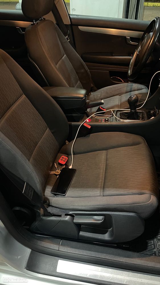 Audi A4 Avant 2.0 TDi - 9