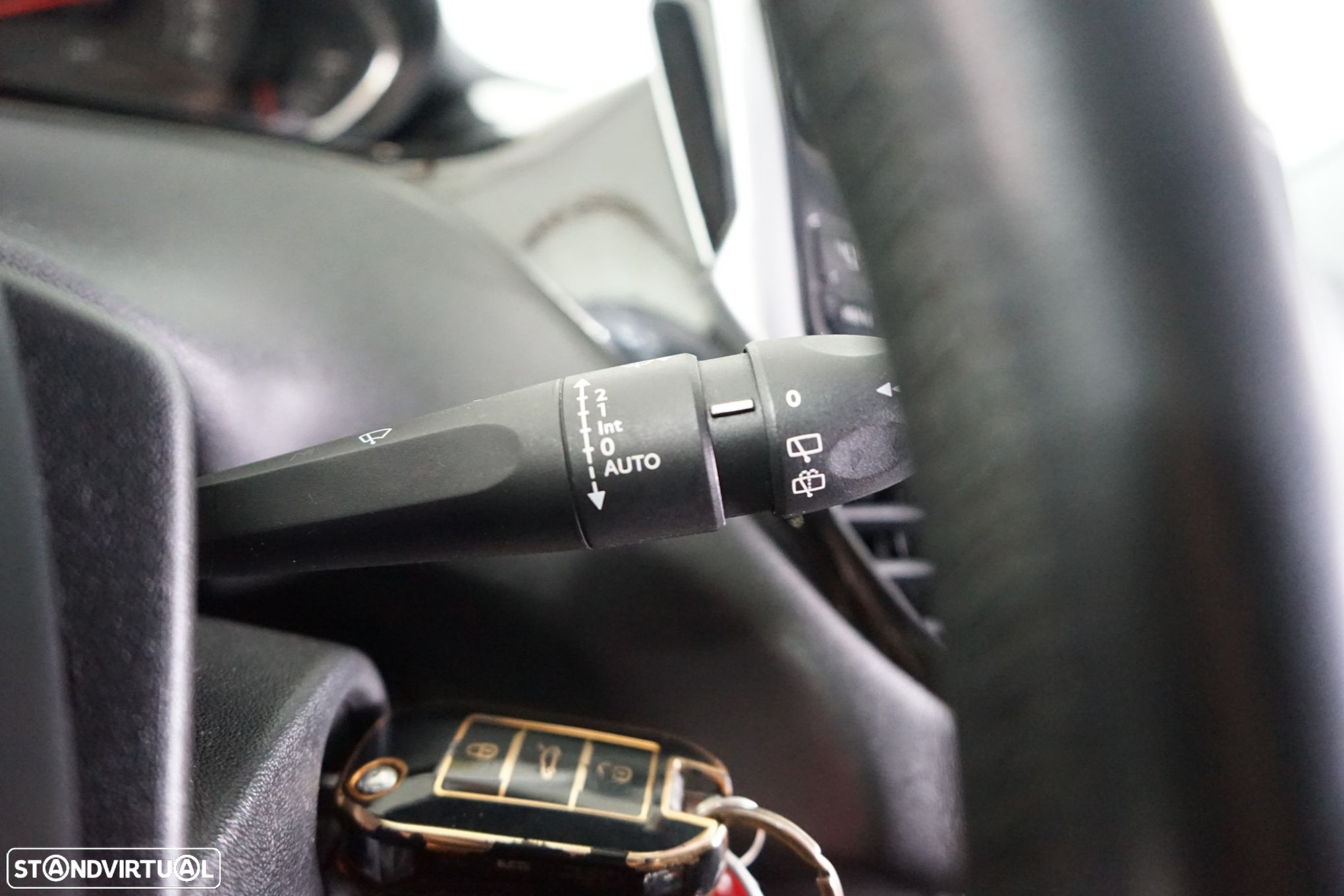 Peugeot 208 - 17
