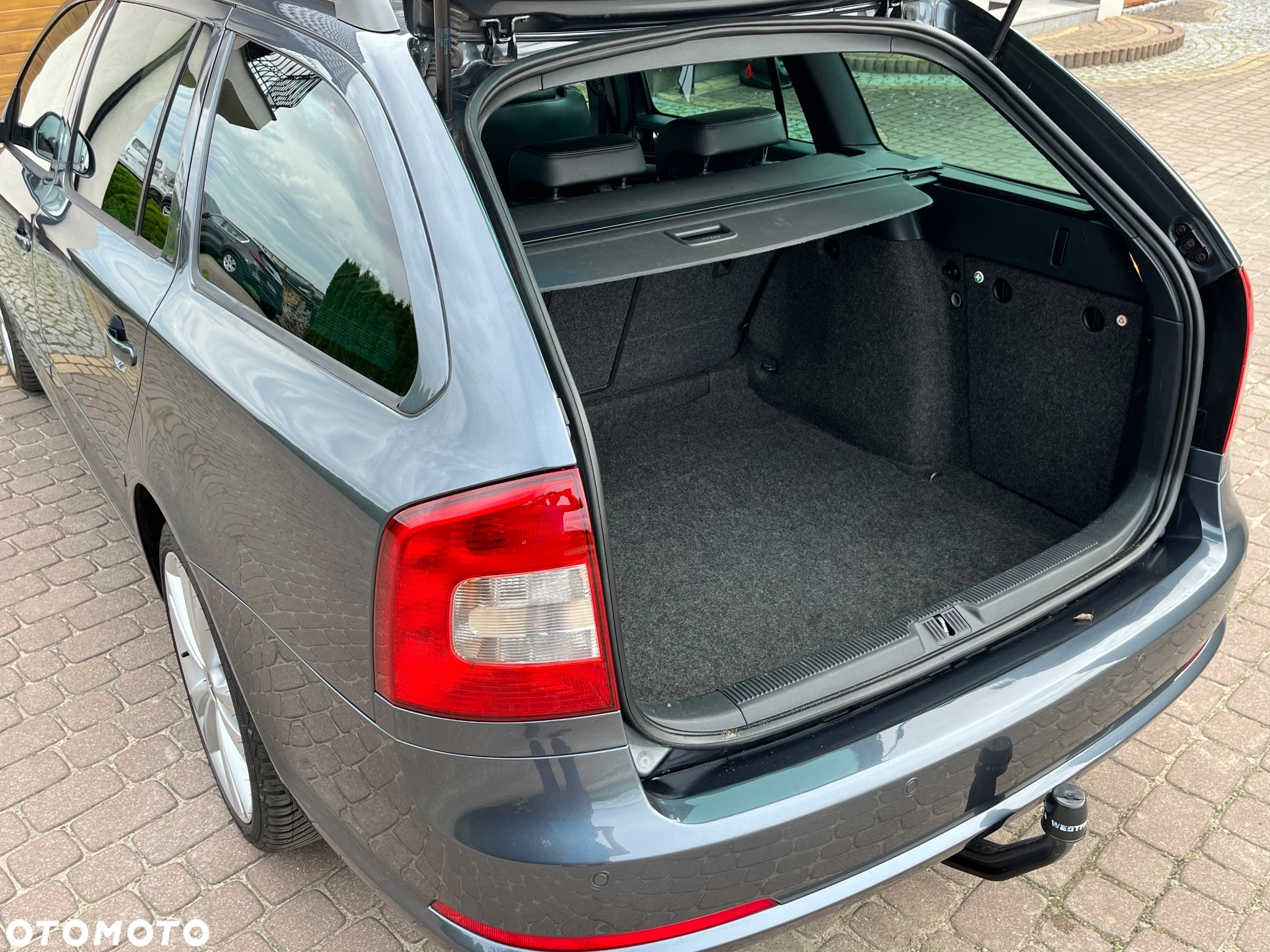 Skoda Octavia Combi 2.0 TDI CR DPF DSG RS - 34