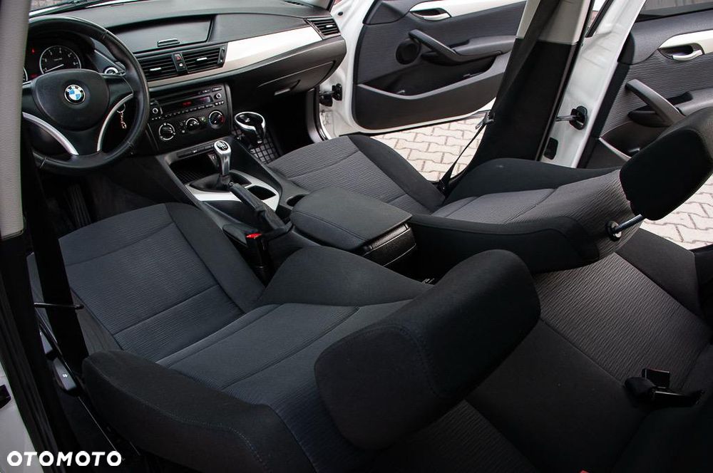 BMW X1 sDrive18i - 11