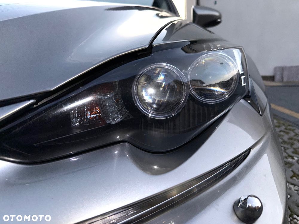 Lexus IS 300h Prestige - 24