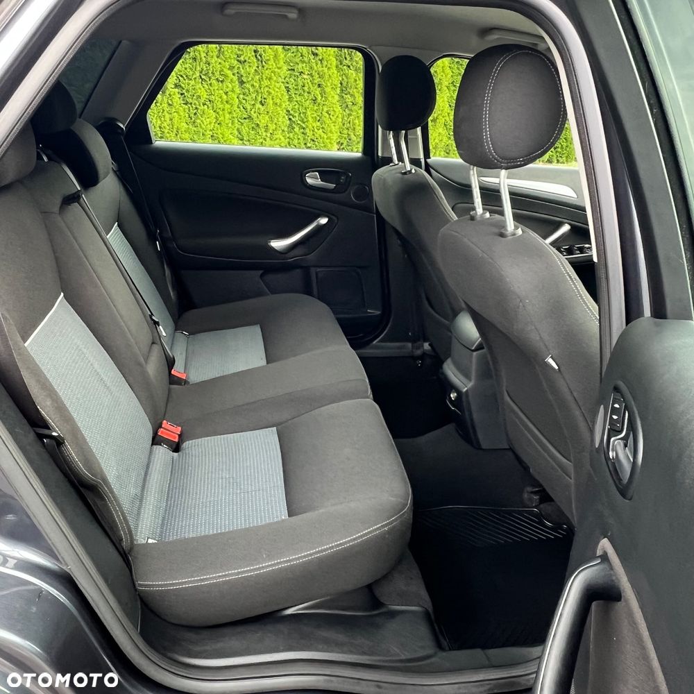 Ford Mondeo 2.0 Gold X Plus - 24