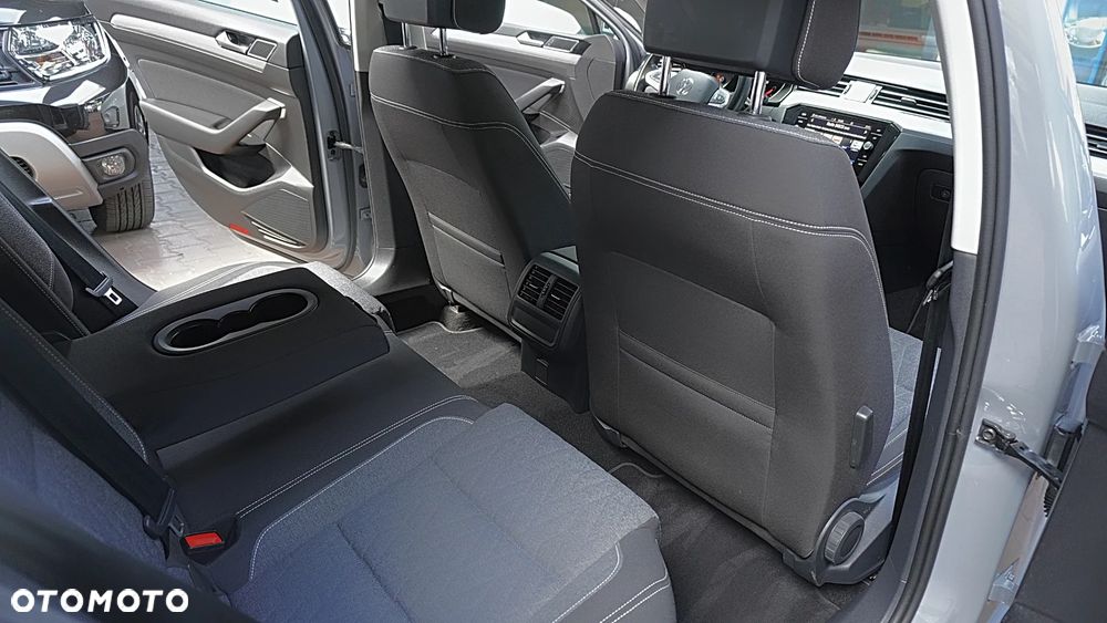 Volkswagen Passat 2.0 TDI EVO Business - 16